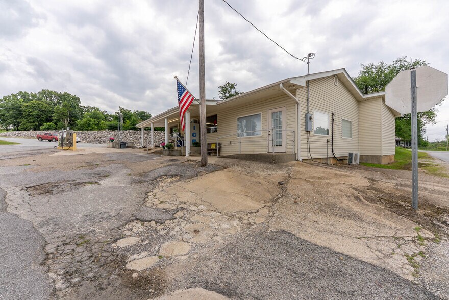 More Photos Of 5412 AR-56, Violet Hill Service Station For Sale
