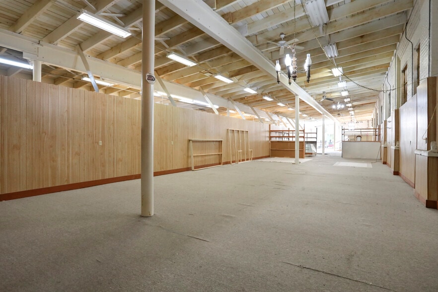 More Photos Of 144 Runnymeade rd, Bunker Hill Specialty For Sale