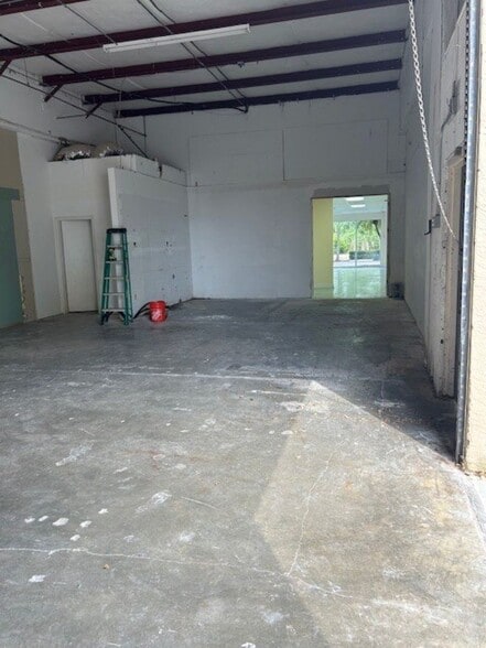 More Photos Of 8241-8259 Business Park Dr, Port Saint Lucie Industrial For Lease