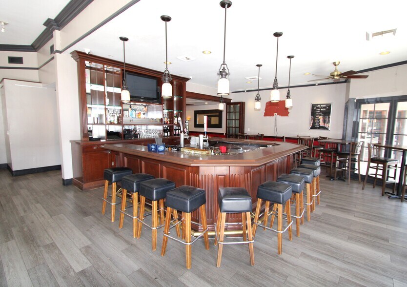 More Photos Of 3818-3824 Ocean View Blvd, Montrose Storefront Retail Office For Lease