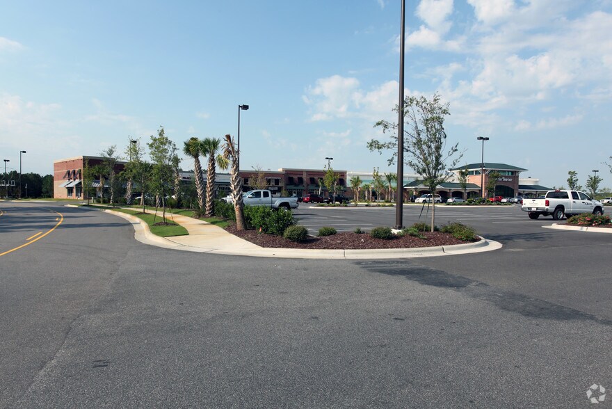 More Photos Of 201-203 Alston Blvd, Hampstead General Retail For Lease