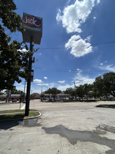 More Photos Of 3908 Bellaire Blvd, Houston Fast Food For Lease