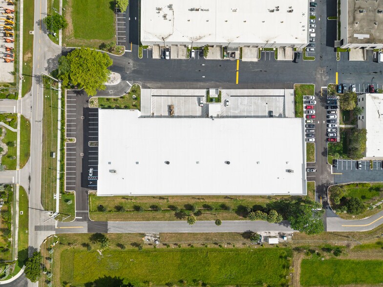 More Photos Of 3410 SW 26th Ter, Fort Lauderdale Warehouse For Lease