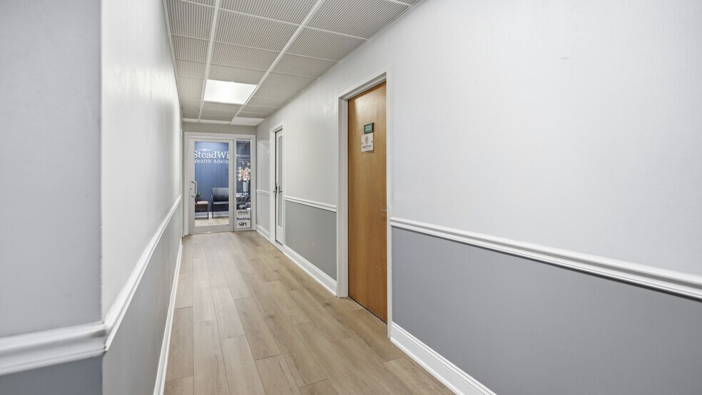 More Photos Of 521 Route 111, Hauppauge Medical For Lease