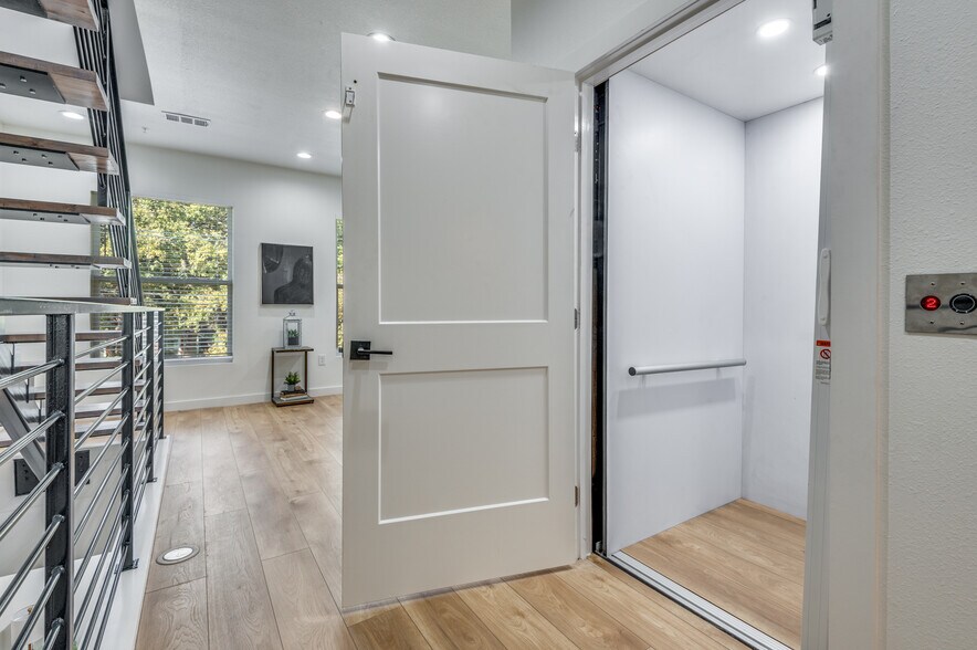 More Photos Of 504 O Connor Rd, Irving Multifamily For Sale