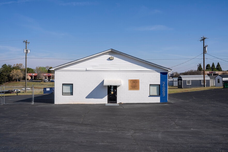 More Photos Of 289 Lakewood Dr, Greenville Light Manufacturing For Lease