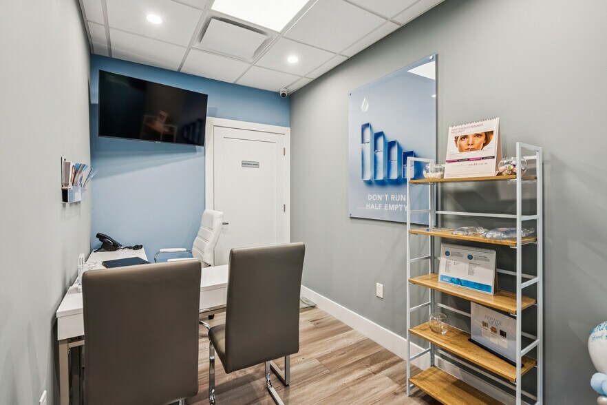 More Photos Of 55 Willow Ln, Marlboro Medical For Lease