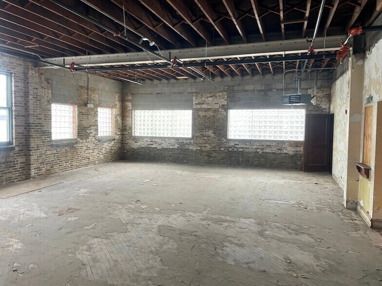 More Photos Of 4130-4150 S Wabash Ave, Chicago Manufacturing For Lease