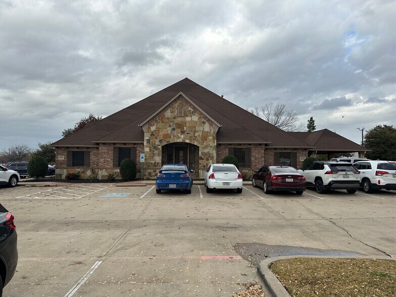 More Photos Of 4218 Gateway Dr, Colleyville Office For Sale