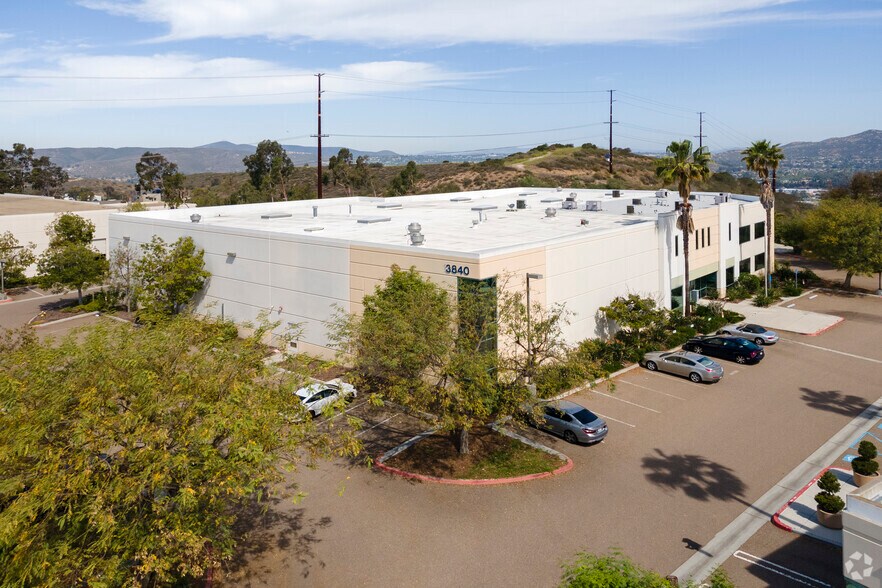 More Photos Of 13840 Stowe Dr, Poway Warehouse For Lease
