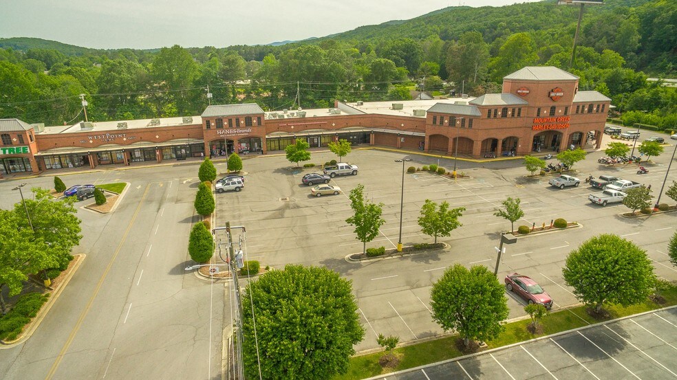 More Photos Of 1001 Market St, Dalton Unknown For Lease