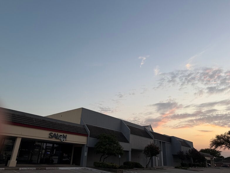 More Photos Of 910 W Parker Rd, Plano Unknown For Lease