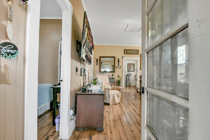 More Photos Of 310 Sandy Ln, Oakley Manufacturing For Sale