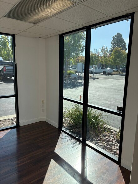 More Photos Of 1818 Peacock Blvd, Oceanside Light Manufacturing For Lease