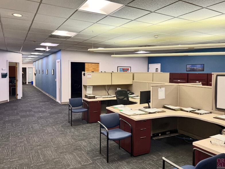 More Photos Of 12 Bridge St, Deep River Light Manufacturing For Sale