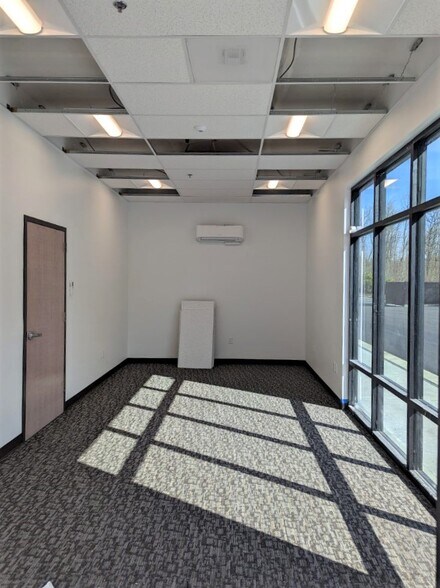 More Photos Of 6923 NW Friberg Strunk St, Camas Unknown For Lease