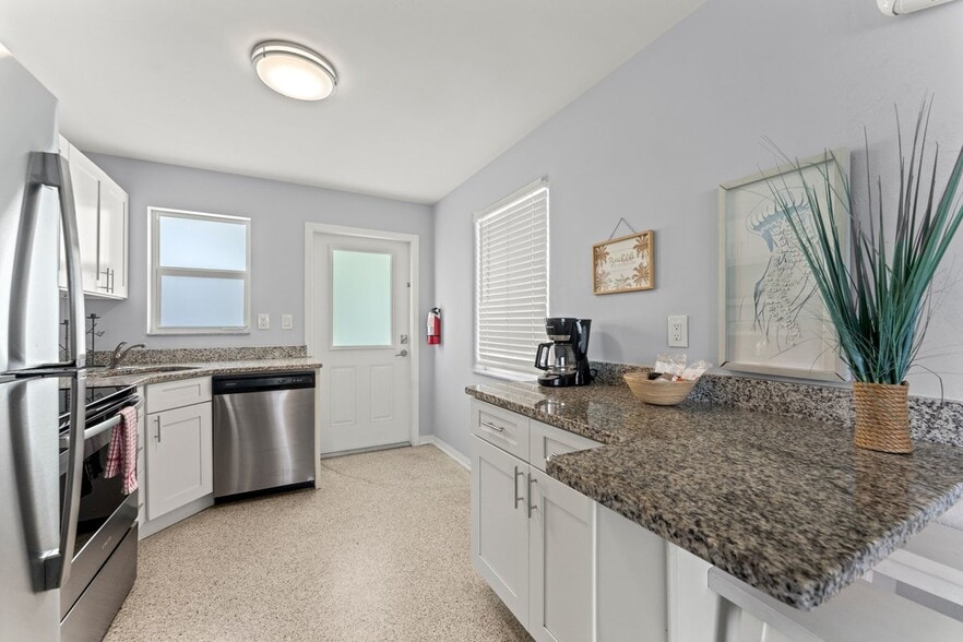 More Photos Of 1708 S Atlantic Ave, New Smyrna Beach Hotel For Sale