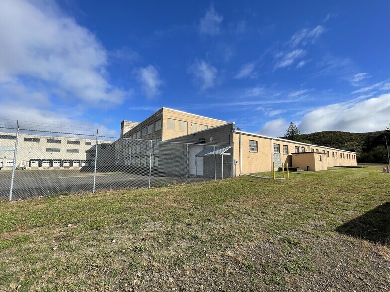 More Photos Of 1575 Lake St, Elmira Manufacturing For Lease