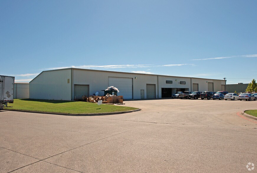 More Photos Of 3686-3690 S Miller Park Dr, Garland Distribution For Sale