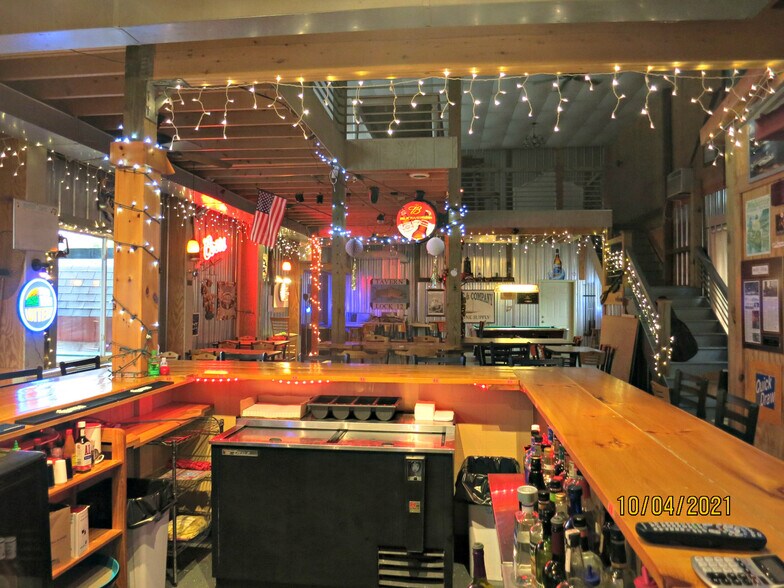 More Photos Of 7 Main St, Whitehall Marina For Sale