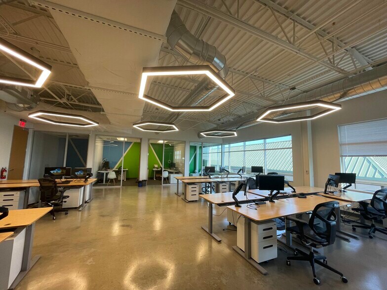 More Photos Of 8611 N Mo Pac Expy, Austin Medical For Lease