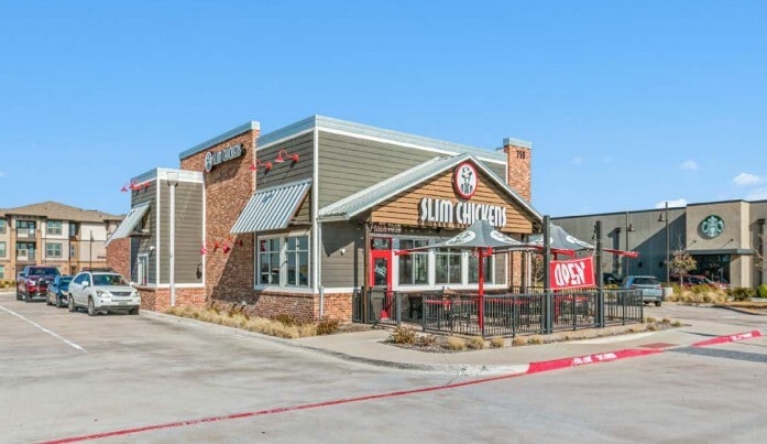 More Photos Of 750 Union Pl, Aubrey Freestanding For Sale