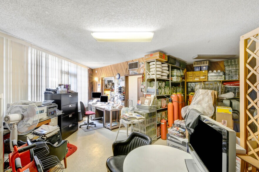 More Photos Of 26325 Pine Ave, Rimforest Freestanding For Sale