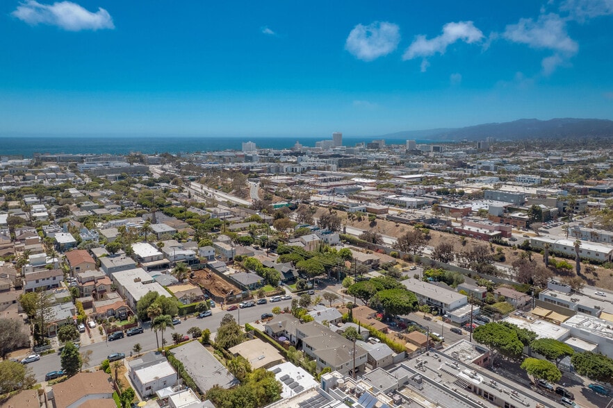More Photos Of 1817 Euclid St, Santa Monica Apartments For Sale