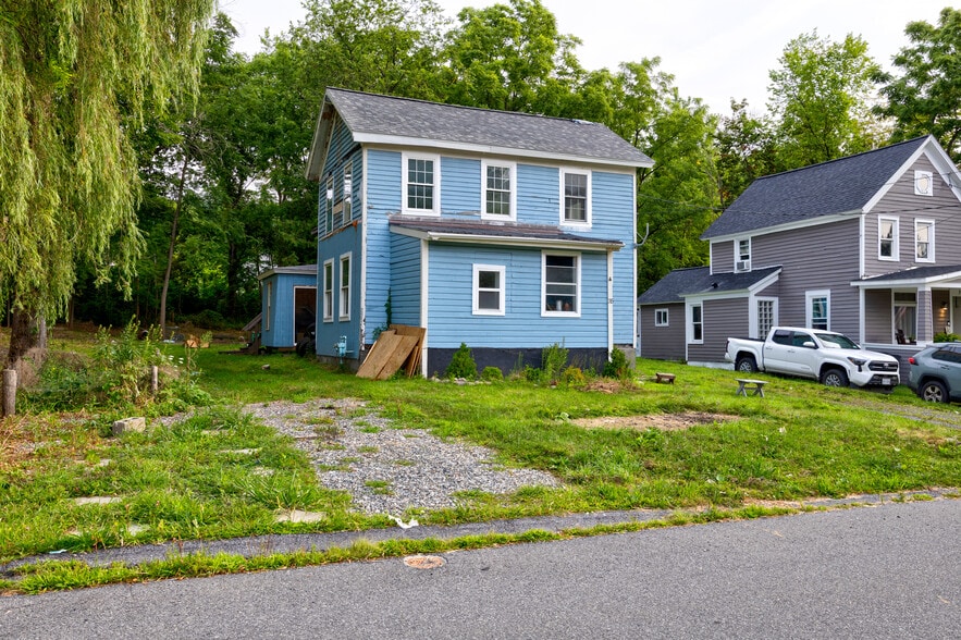 More Photos Of 35 Union St, Ballston Spa Flex For Sale