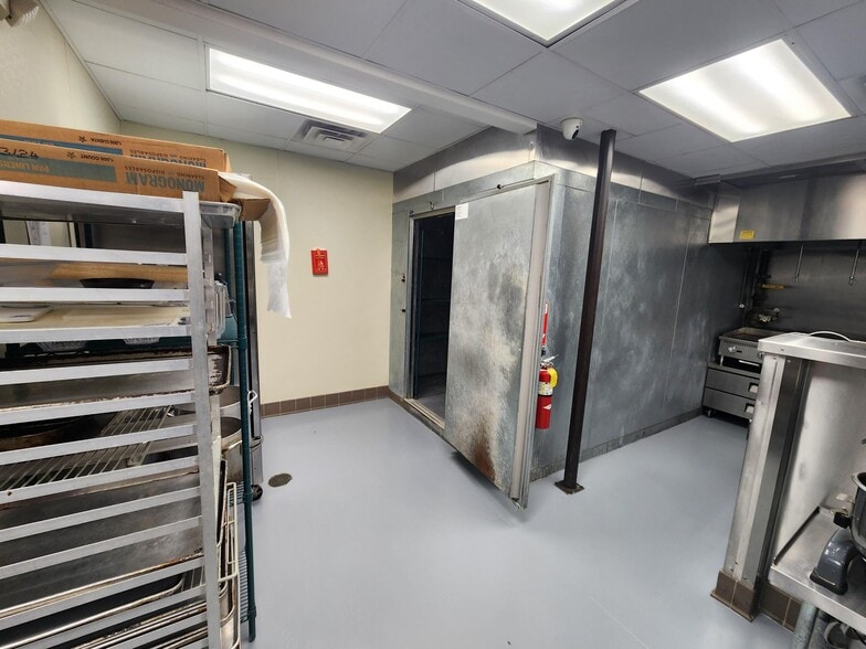 More Photos Of 122 Main St, Thomson General Retail For Sale