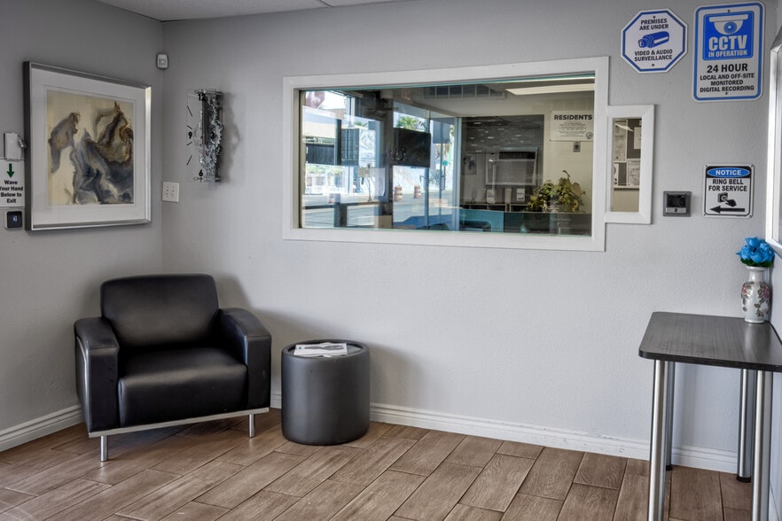 More Photos Of 200 S 8th St, Las Vegas Apartments For Sale