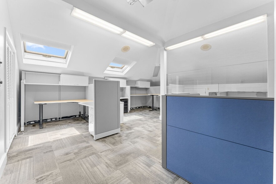 More Photos Of 580 Washington St, Easton Office For Lease