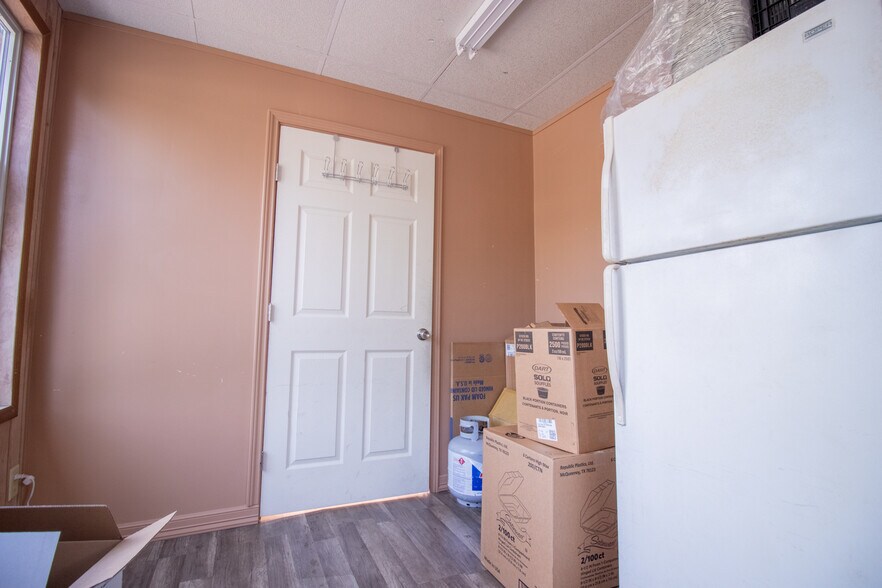 More Photos Of 539 N Frazier St, Conroe Auto Repair For Sale