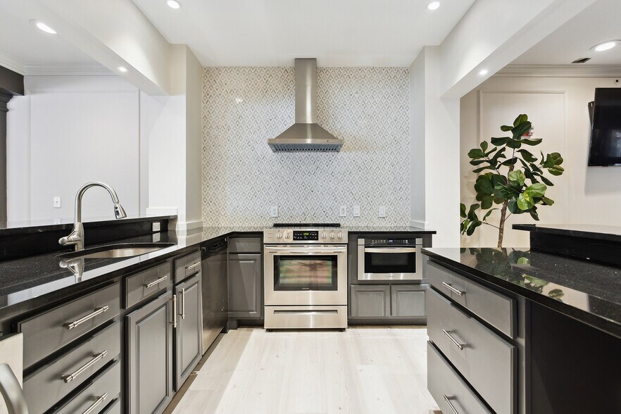 More Photos Of 100 Morgan St, Stamford Apartments For Lease