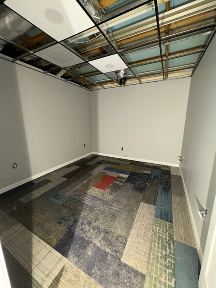 More Photos Of 10535 Highway 53 W, Talking Rock Service For Sale