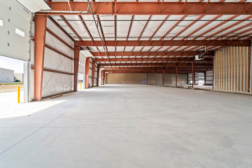 More Photos Of 1811 Rich Olive St, Story City Warehouse For Lease