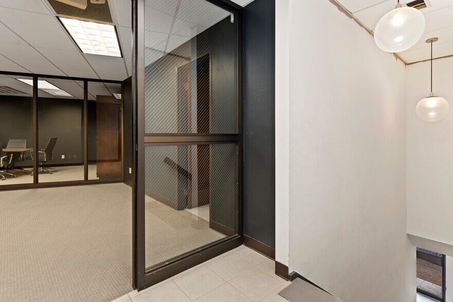 More Photos Of 403-405 N 2nd St, Harrisburg Office For Sale