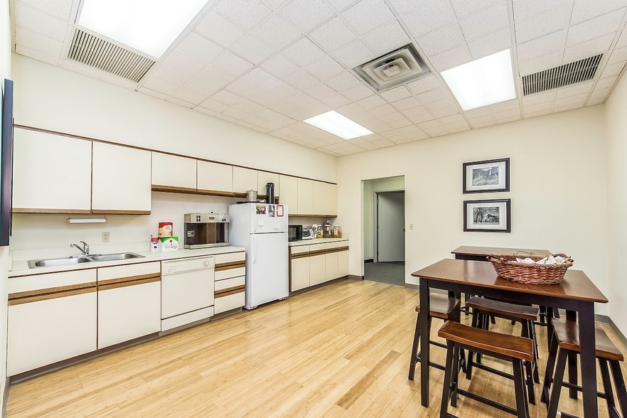 More Photos Of 8000 Ravines Edge Ct, Columbus Medical For Sale