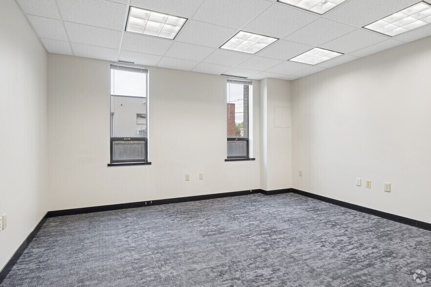 More Photos Of 58 Concord St, North Reading Office For Lease