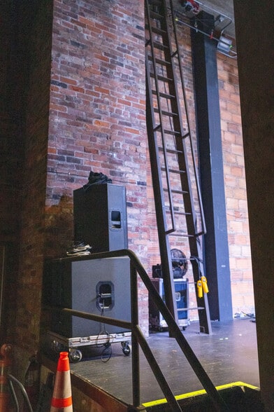 More Photos Of 230 Main St, Hobart Movie Radio TVStudio For Sale