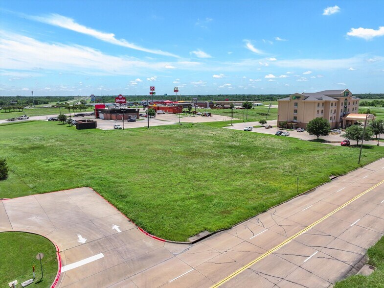 More Photos Of 00 Tanger Dr, Terrell Land For Sale