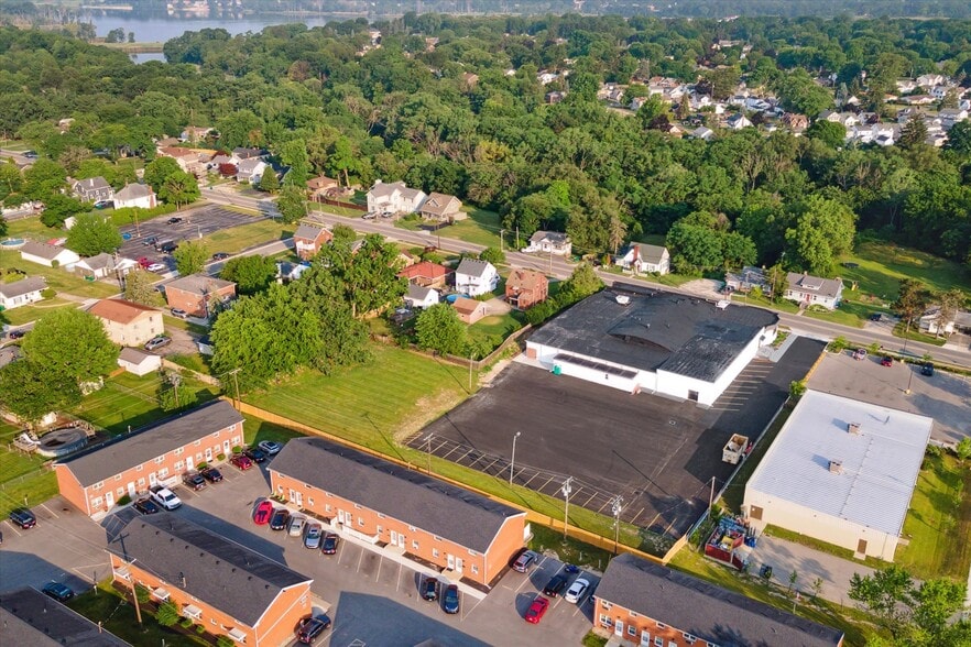 More Photos Of 969 Dixie Hwy, Rossford Freestanding For Lease