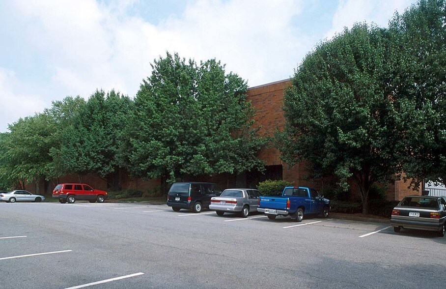 More Photos Of 625 Old Norcross Rd, Lawrenceville Warehouse For Lease