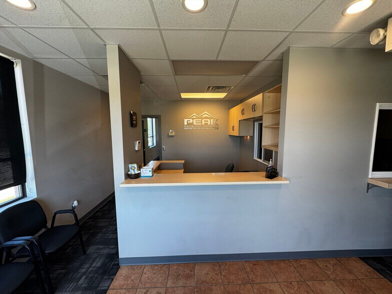 More Photos Of 5790 N 33rd Cir, Lincoln Office For Sale