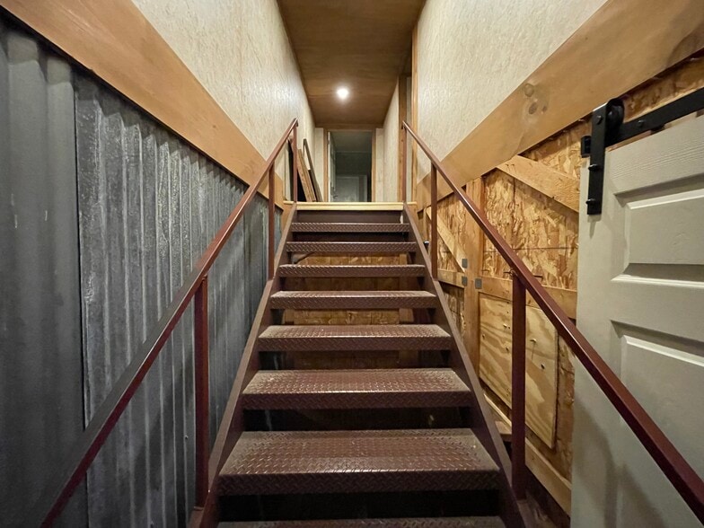 More Photos Of 433 S Main St, Swainsboro Showroom For Sale