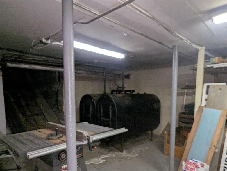 More Photos Of 16 Central st, Claremont Specialty For Sale