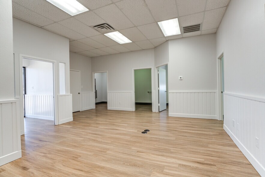 More Photos Of 510 Valencia Ave, Lubbock Warehouse For Sale