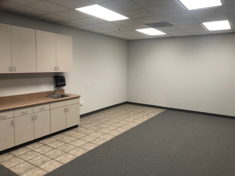 More Photos Of 120 Calle Iglesia, San Clemente Warehouse For Lease