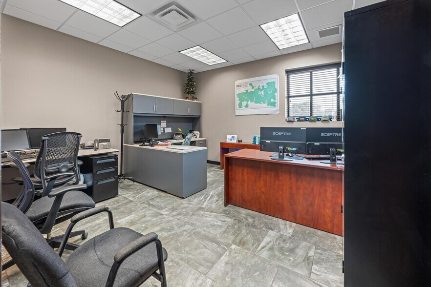 More Photos Of 12400 S Sunnylane Rd, Moore Manufacturing For Lease