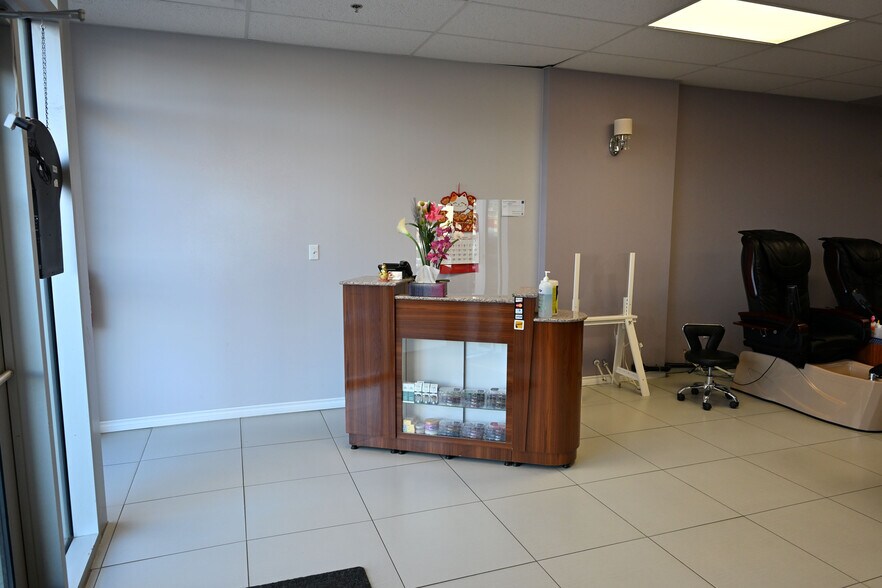 More Photos Of 11769 Jasper Ave, Edmonton Office For Sale